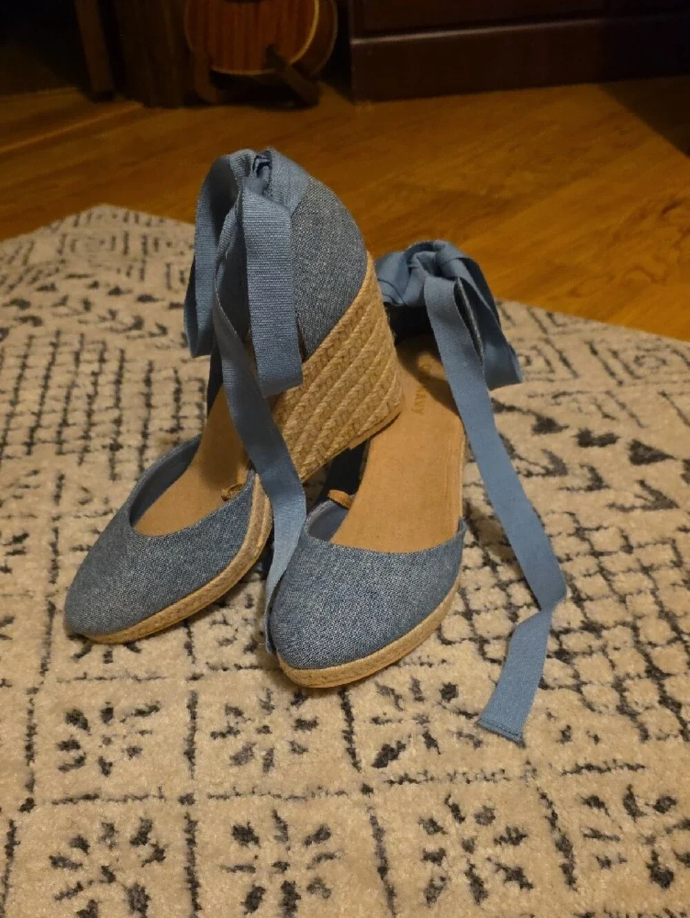 Old Navy Women’s Blue Wedge Sandals Ankle Tie, Size 6, NWOT